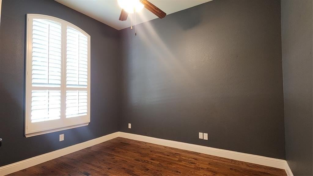 5621 Grove Cove Dr - Photo 4 of 29