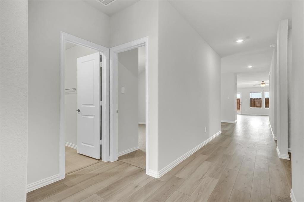 854 Wisteria Ln - Photo 4 of 34