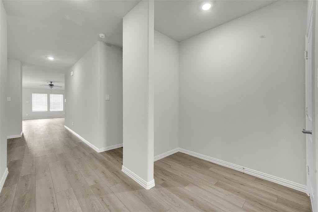 854 Wisteria Ln - Photo 5 of 34