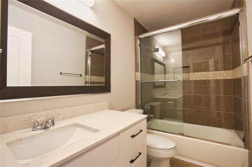 1703 Giddings Ct - Photo 7 of 16