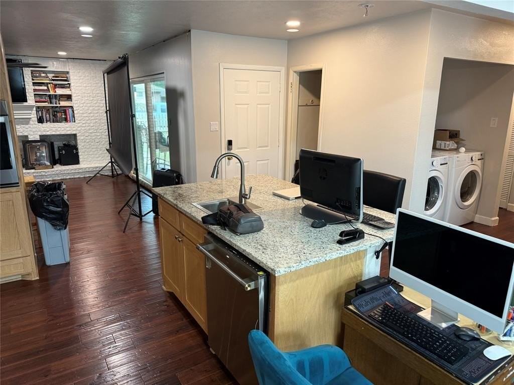 1121 Edgefield Dr - Photo 3 of 15