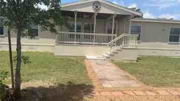 featured image of 831 Country Club Rd