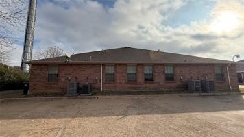 featured image of 2335 N Elm St