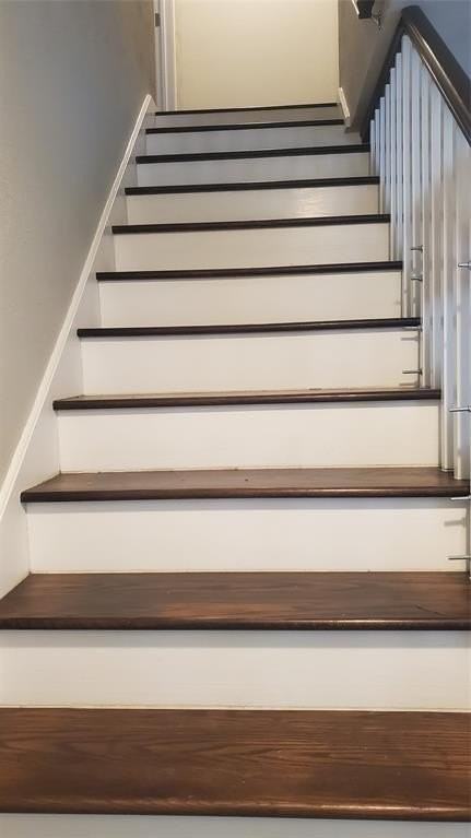 1602 Carroll Dr - Photo 4 of 13