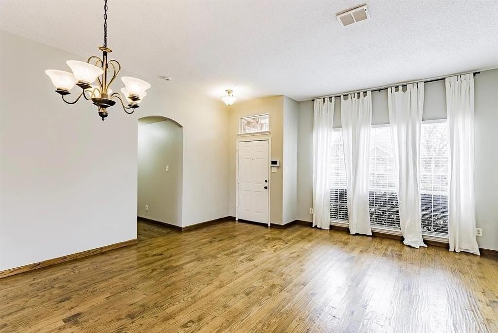 4712 Basil Dr - Photo 4 of 27