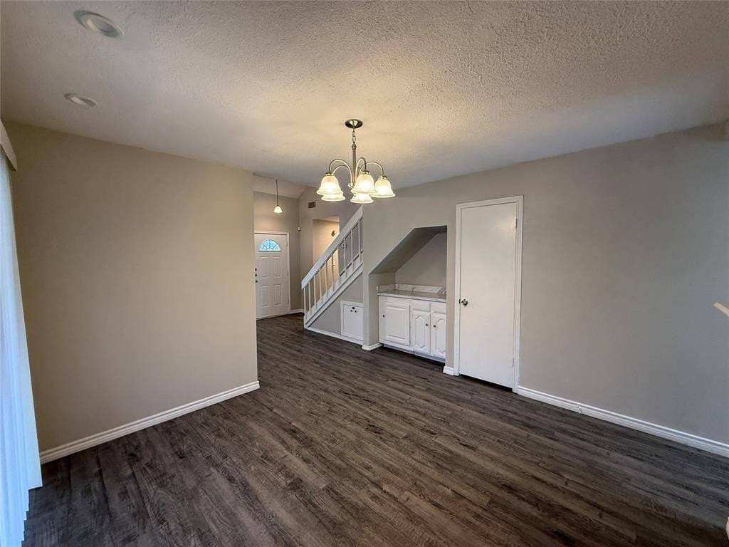 831 Courtland Pl - Photo 7 of 32