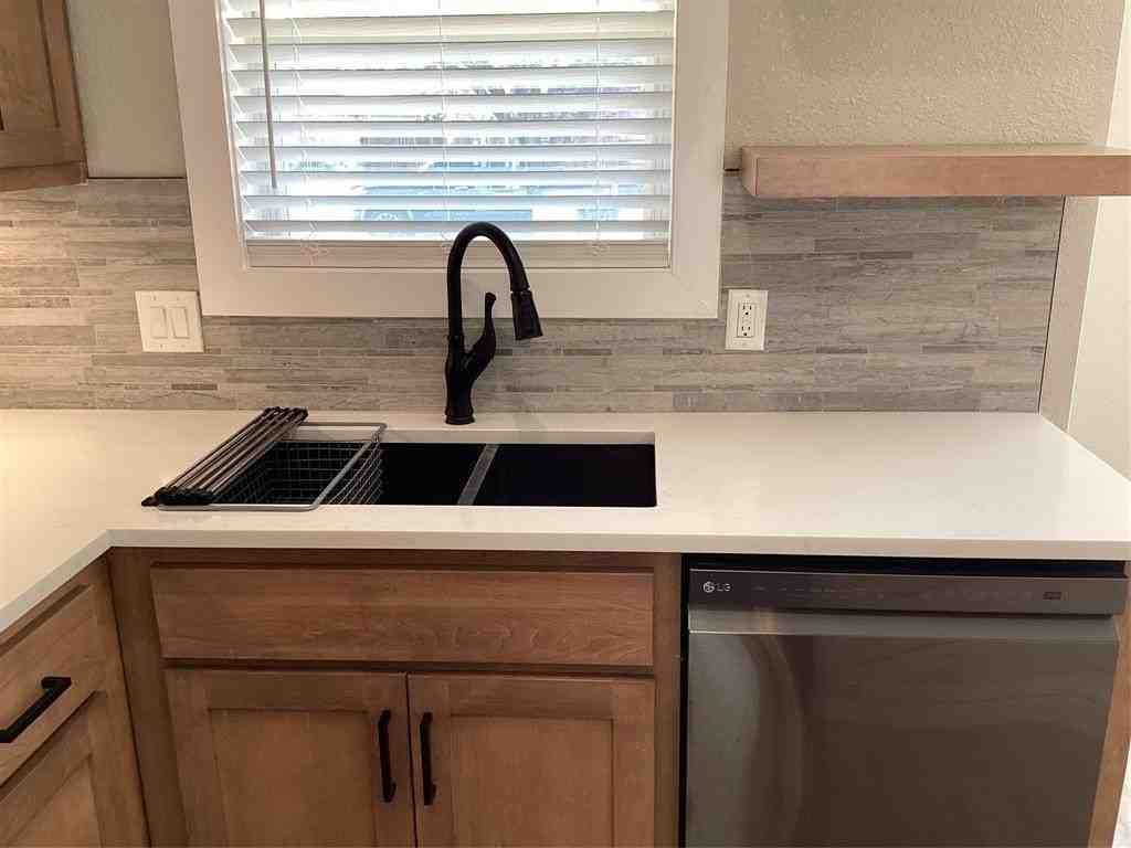 485 Cherokee Trl - Photo 6 of 33