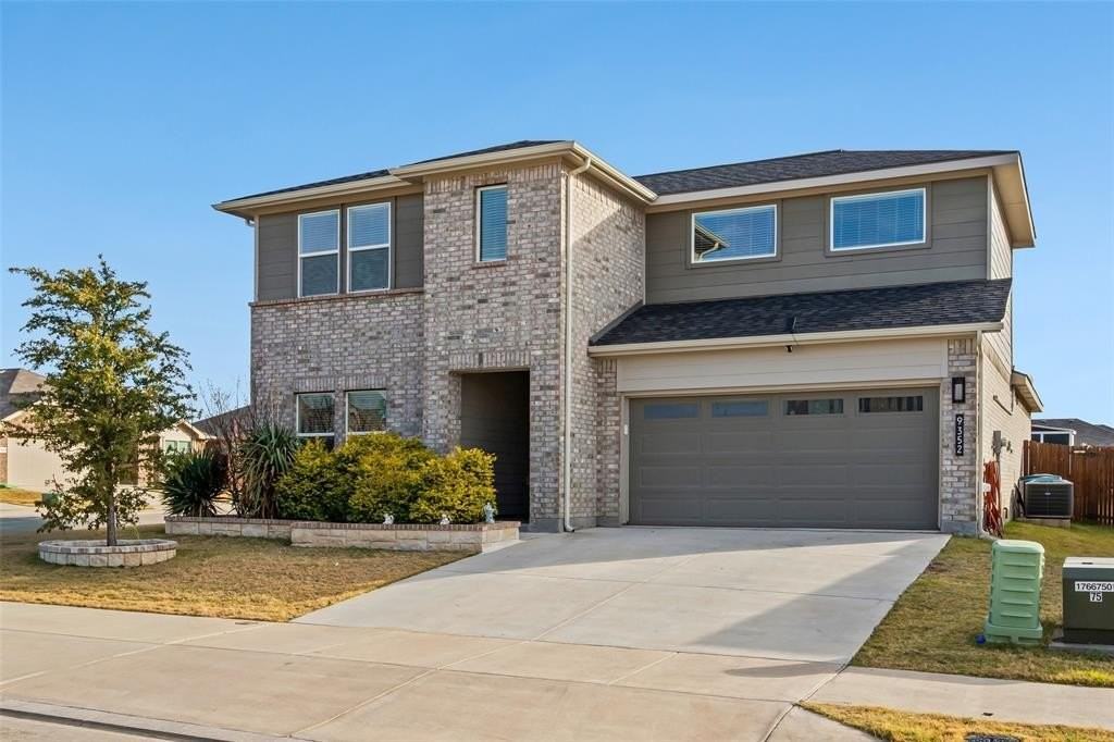 9352 Herringbone Dr - Photo 2 of 31