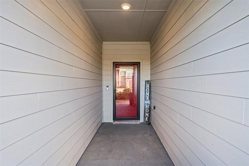 9352 Herringbone Dr - Photo 3 of 31