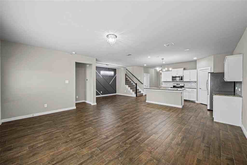 9352 Herringbone Dr - Photo 5 of 31