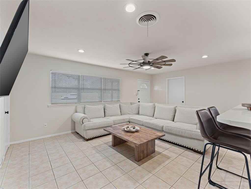 510 Overlook Dr - Photo 3 of 17