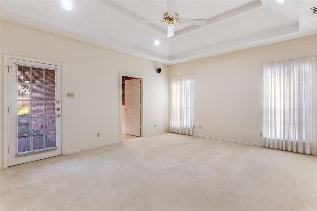 2122 Rolling Oak Ln - Photo 7 of 13