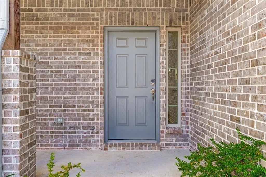 405 Saddle Ln - Photo 3 of 25