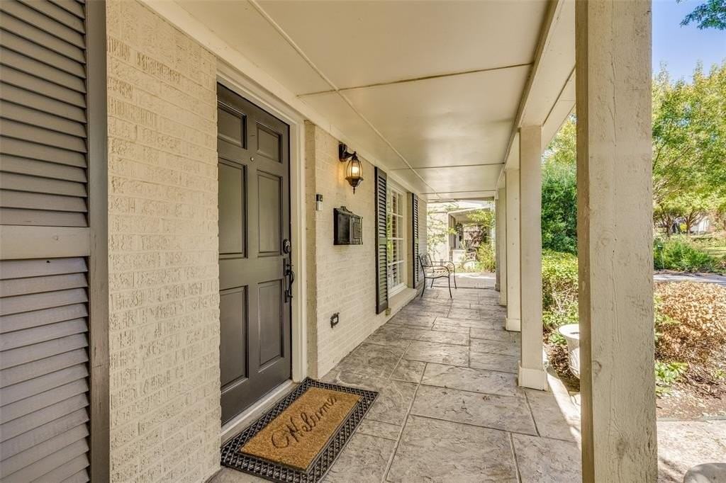 1824 Western Ave - Photo 6 of 40