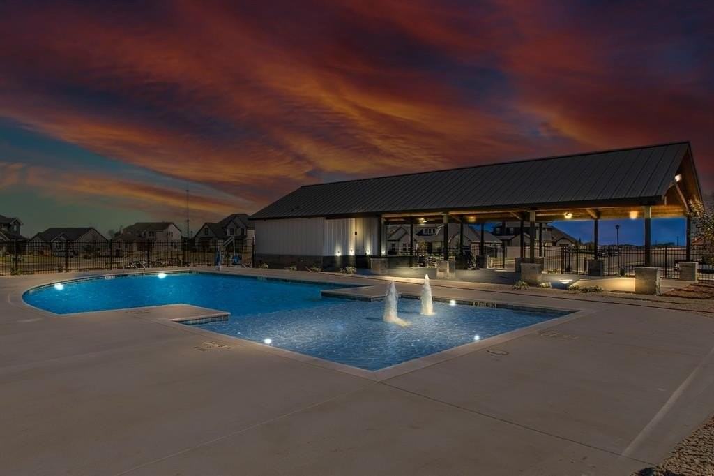 2104 Palafox Dr - Photo 2 of 40