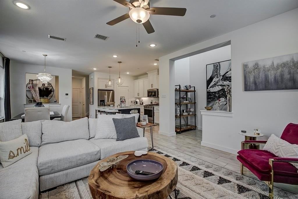 3928 Cresthill Dr - Photo 3 of 34