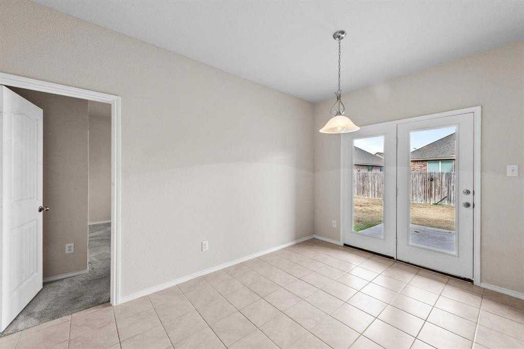 4244 Leeds Dr - Photo 6 of 12