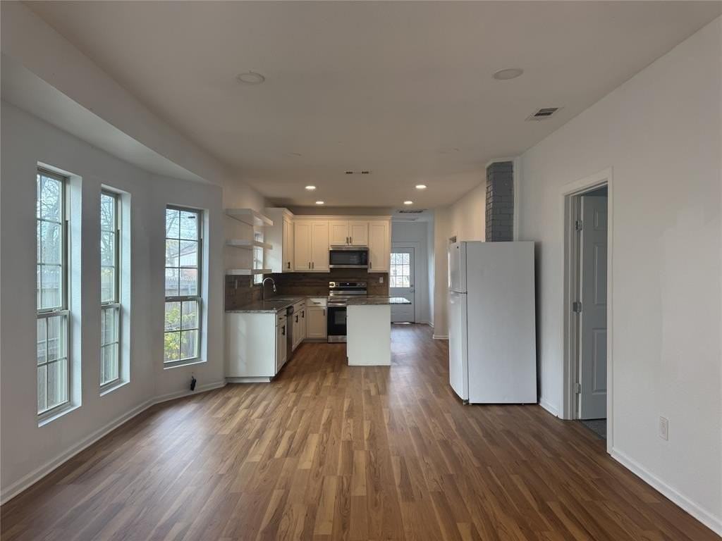 525 E Munson St - Photo 3 of 11