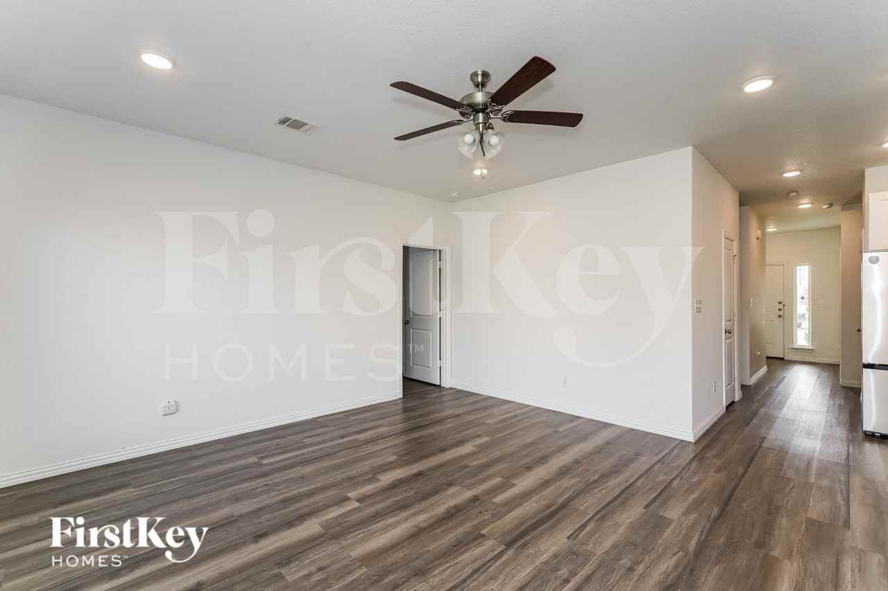 7308 Parkside Place Dr - Photo 2 of 19