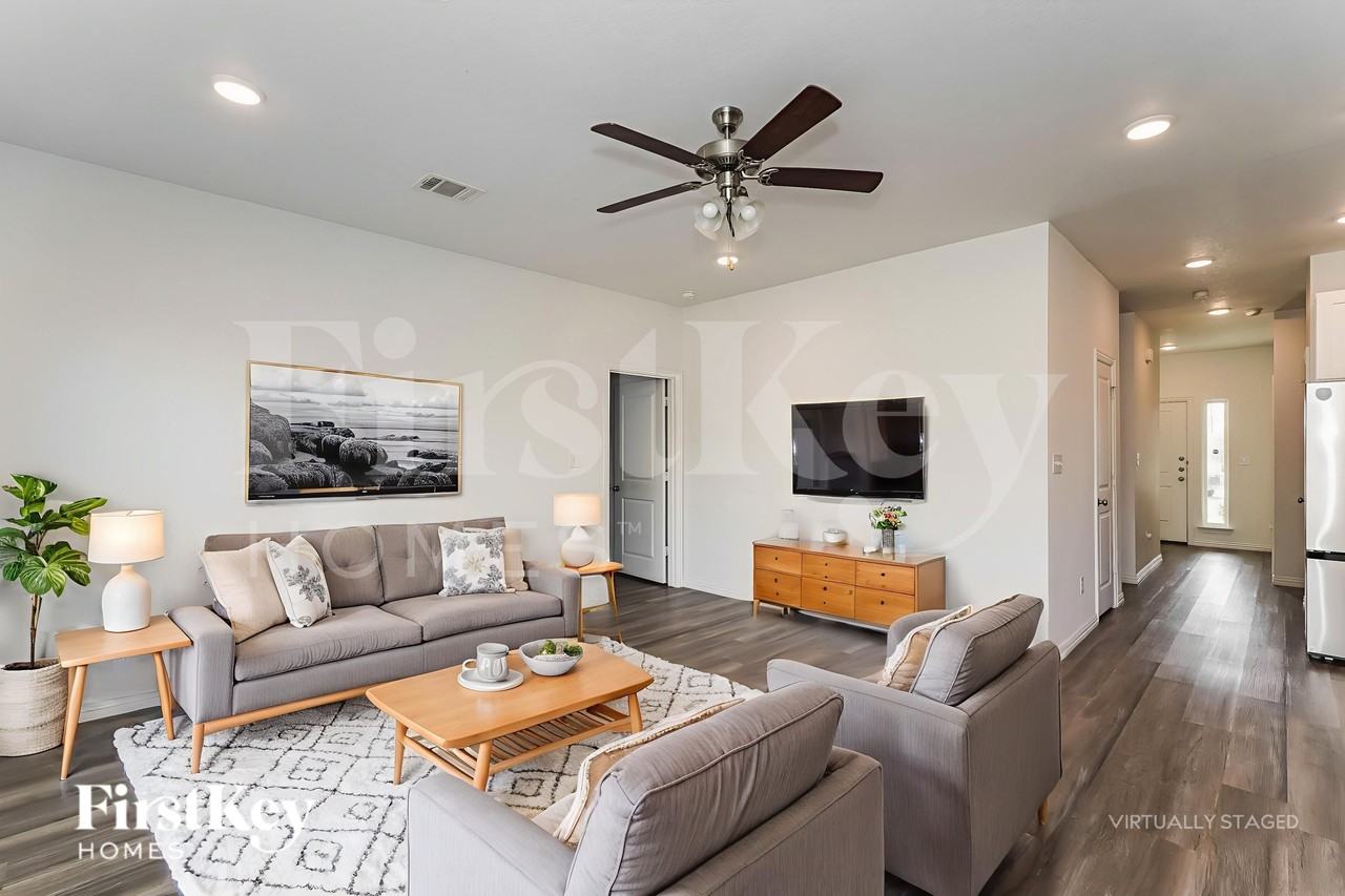 7308 Parkside Place Dr - Photo 3 of 19