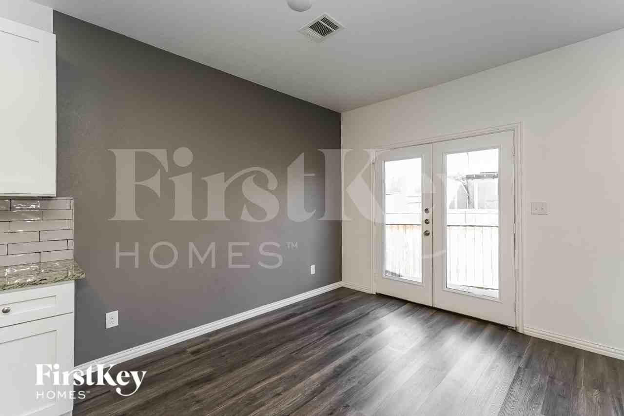 7308 Parkside Place Dr - Photo 6 of 19