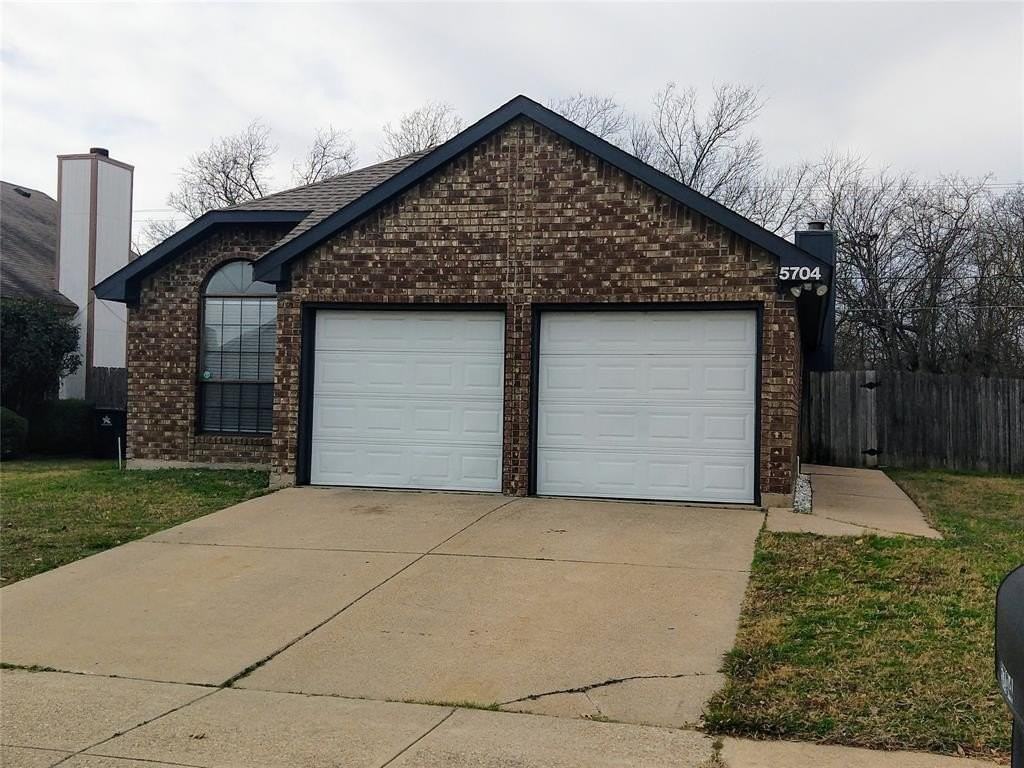 5704 Congressional Dr - Photo 2 of 19