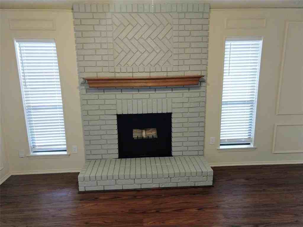 5704 Congressional Dr - Photo 3 of 19