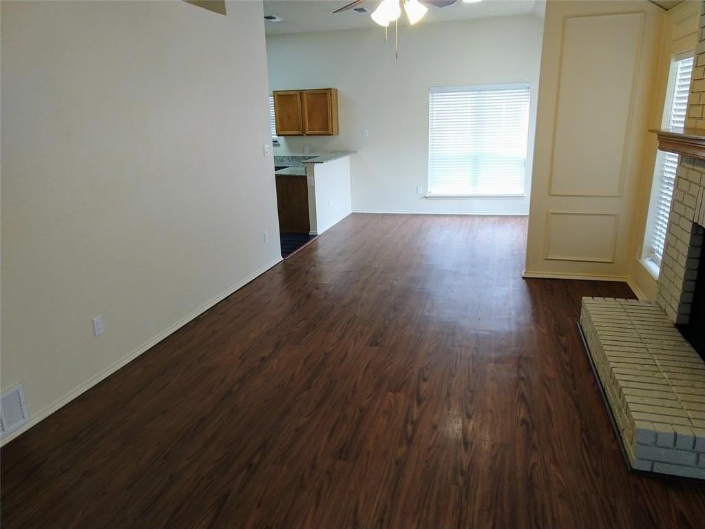 5704 Congressional Dr - Photo 4 of 19