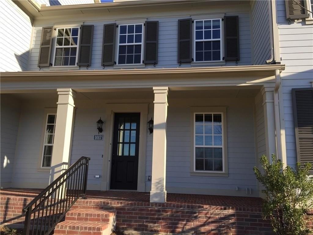 1017 Water St - Photo 3 of 21