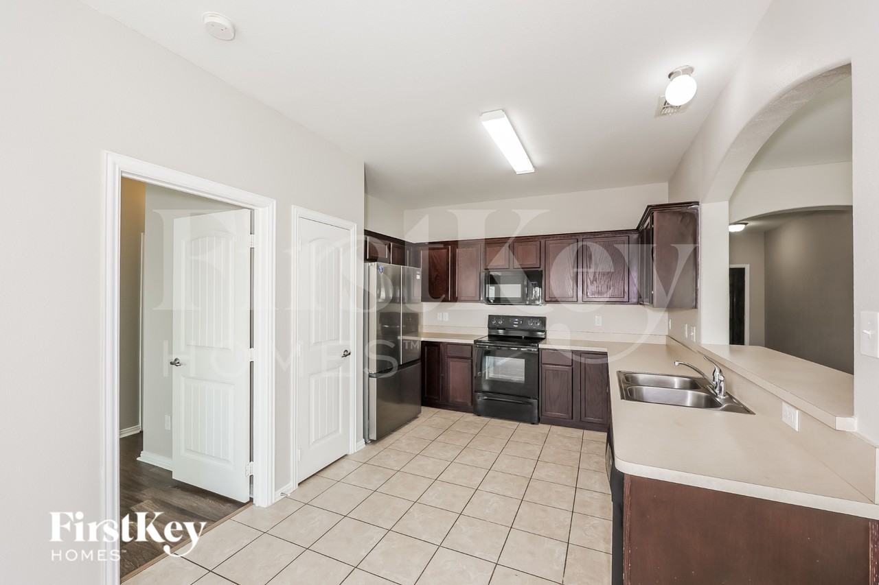 6728 Ohana Pl - Photo 7 of 19