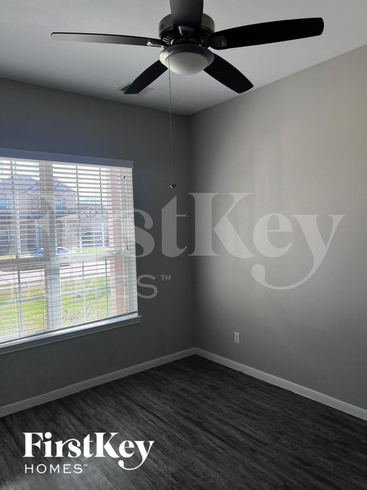 6434 Upper Leaf Ct - Photo 3 of 11