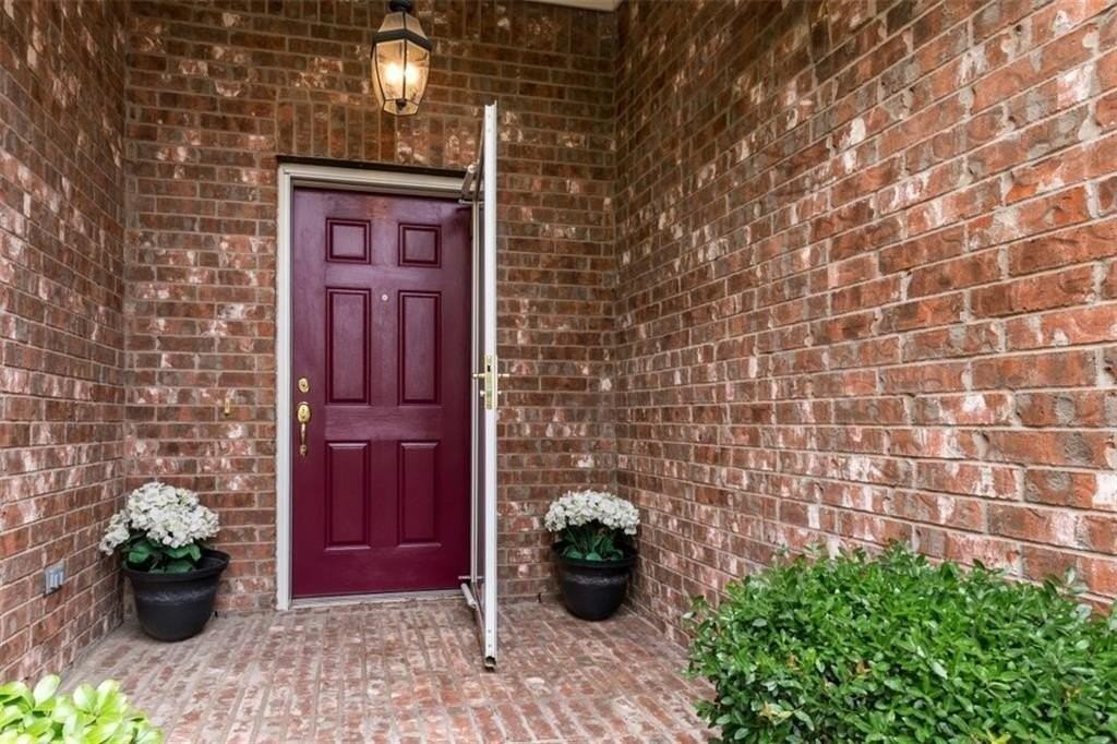 15644 Western Trl - Photo 5 of 36