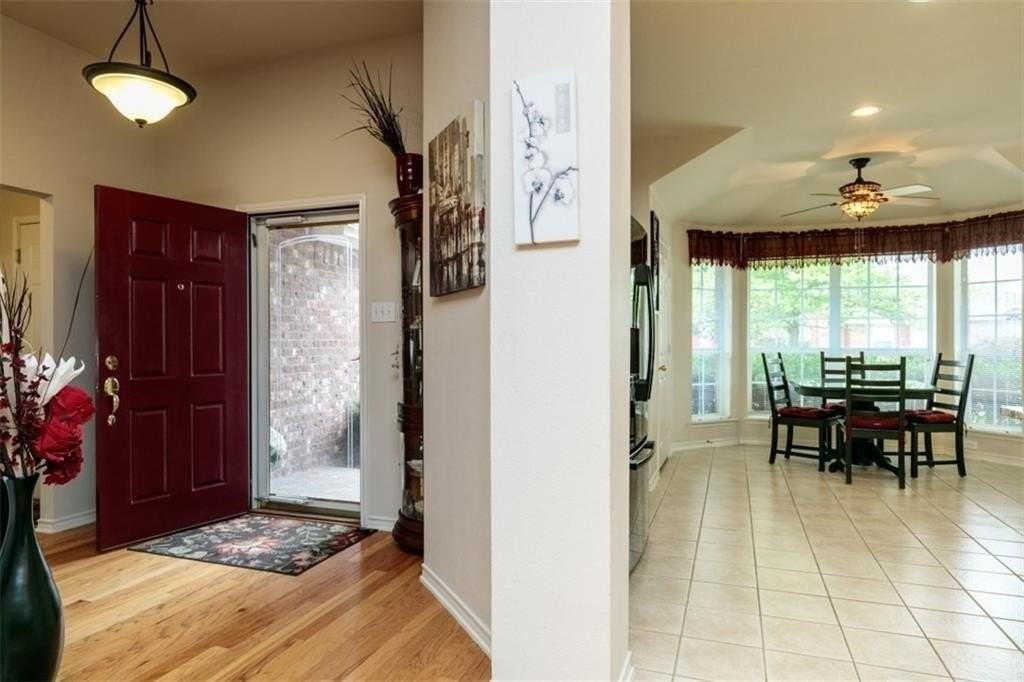 15644 Western Trl - Photo 7 of 36