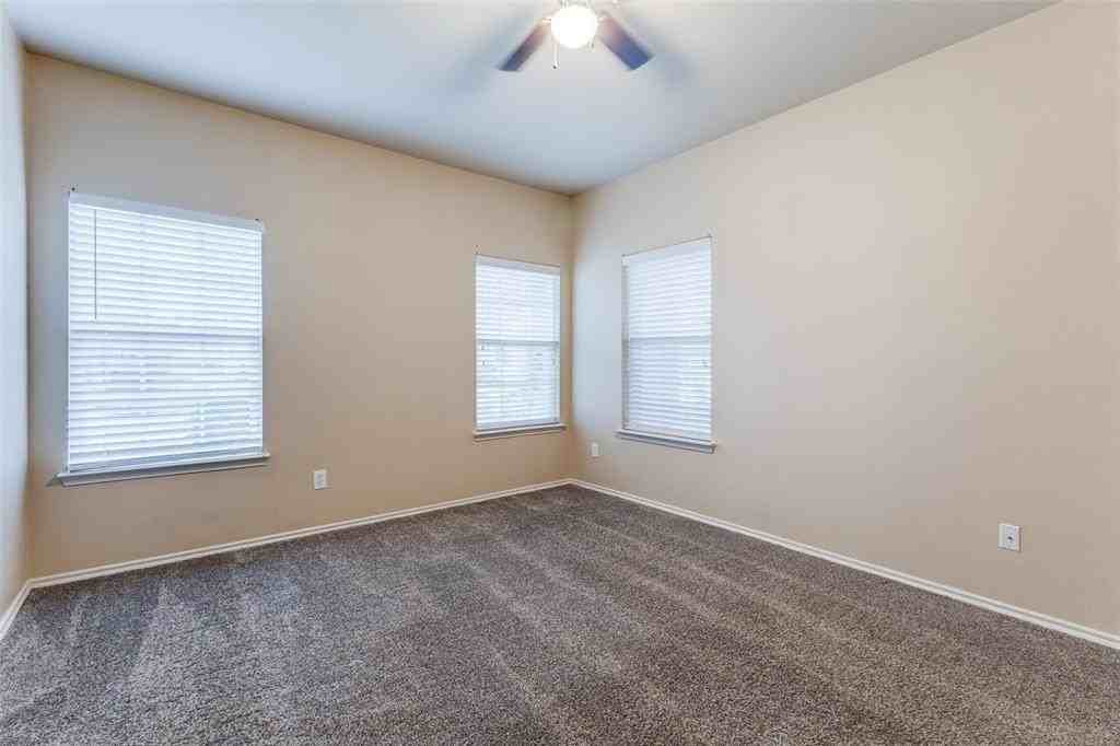 2217 Stonebrook Ln - Photo 6 of 12