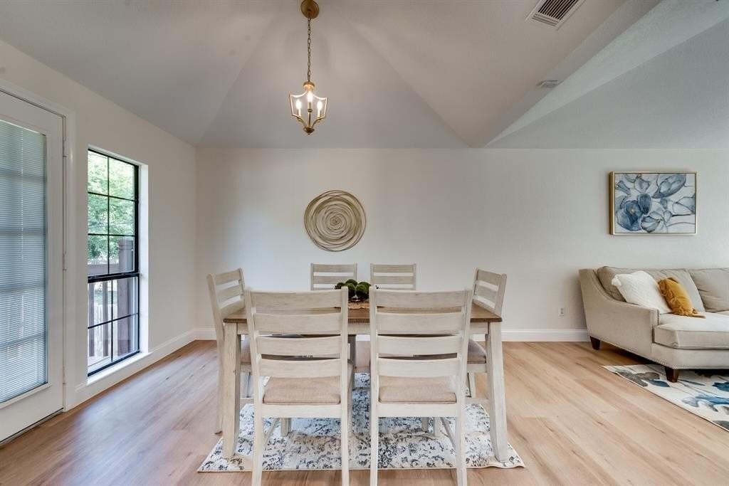 917 Shannon Creek Dr - Photo 7 of 34