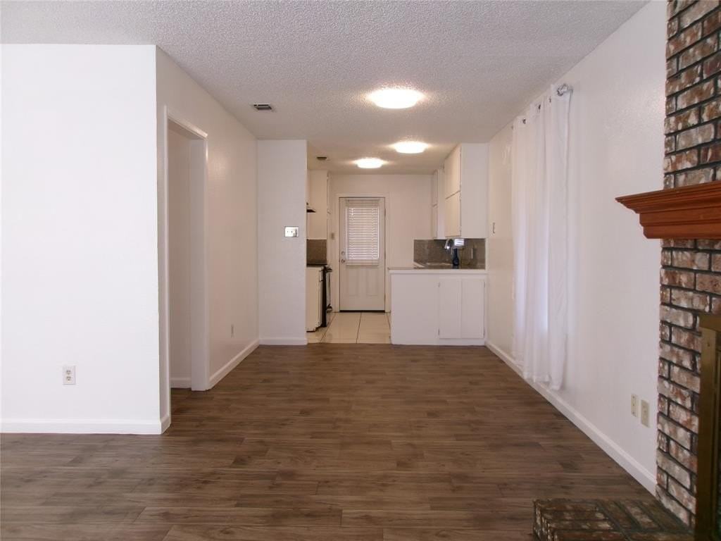 2409 Ventura Dr #B - Photo 2 of 16