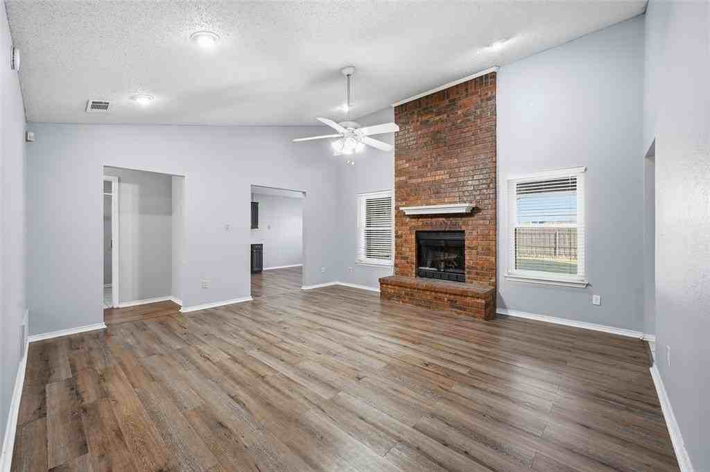 6421 Fairview Dr - Photo 2 of 20