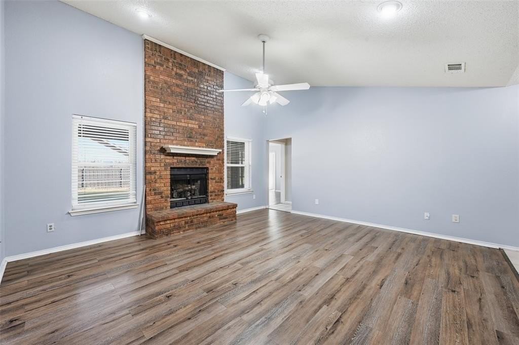 6421 Fairview Dr - Photo 5 of 20