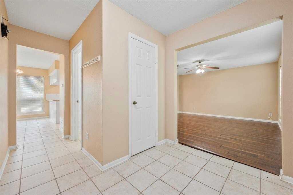 1123 Concord Dr - Photo 4 of 38