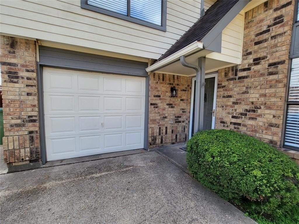 3335 Briaroaks Dr - Photo 3 of 32