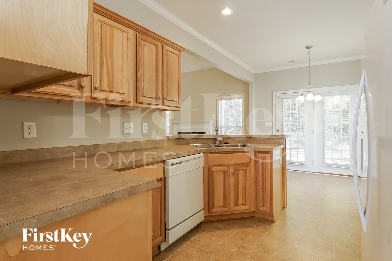 198 Cove Ln - Photo 5 of 15