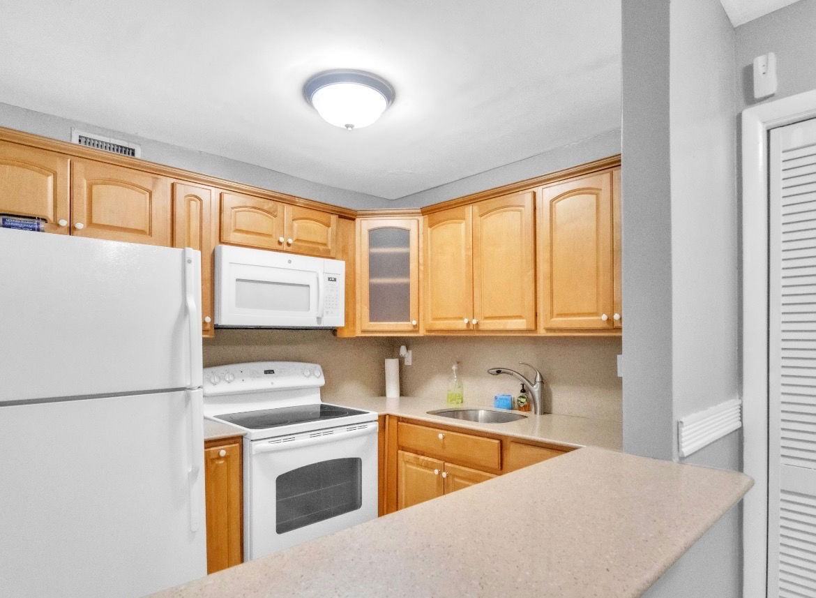 1100 Salzedo St - Photo 2 of 4