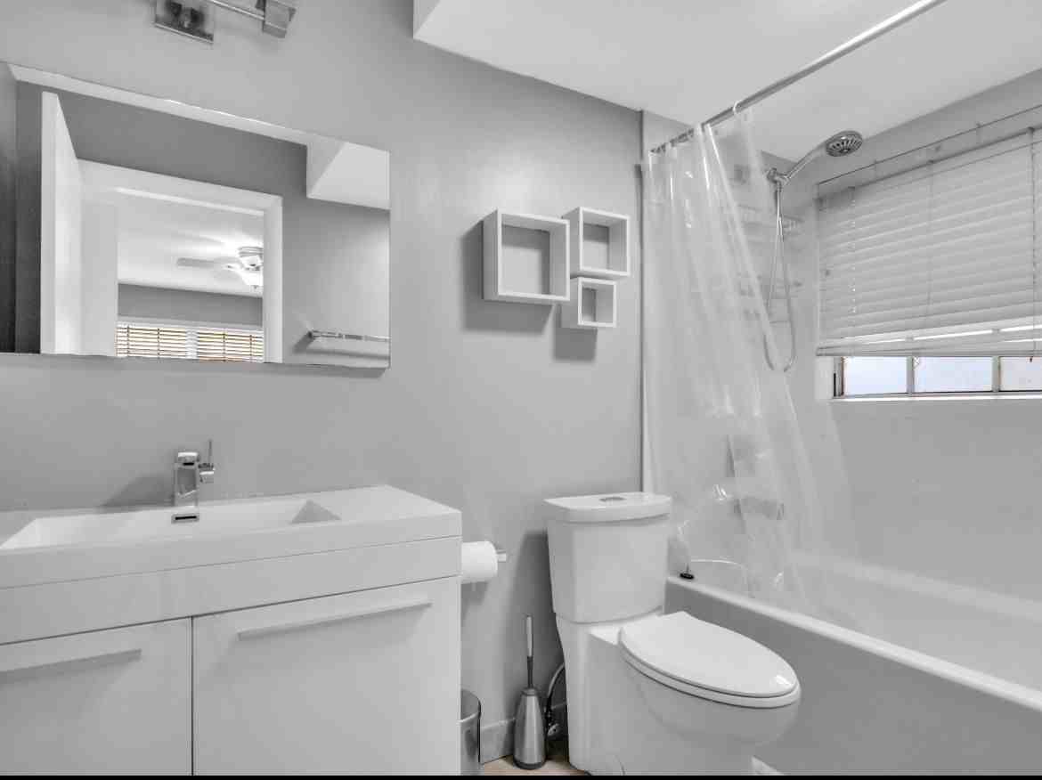 1100 Salzedo St - Photo 3 of 4