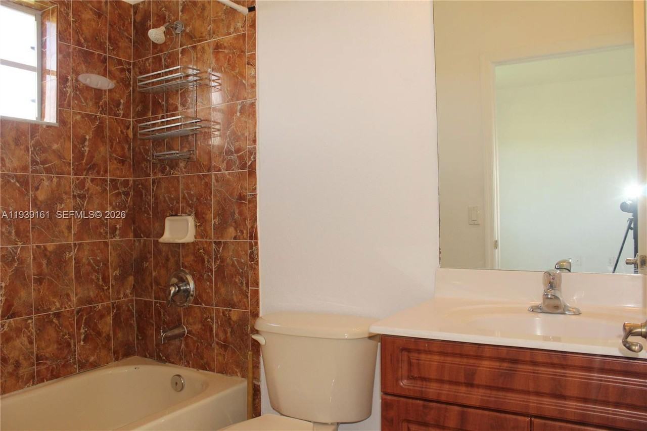 10937 Sw 181st Ter - Photo 3 of 5