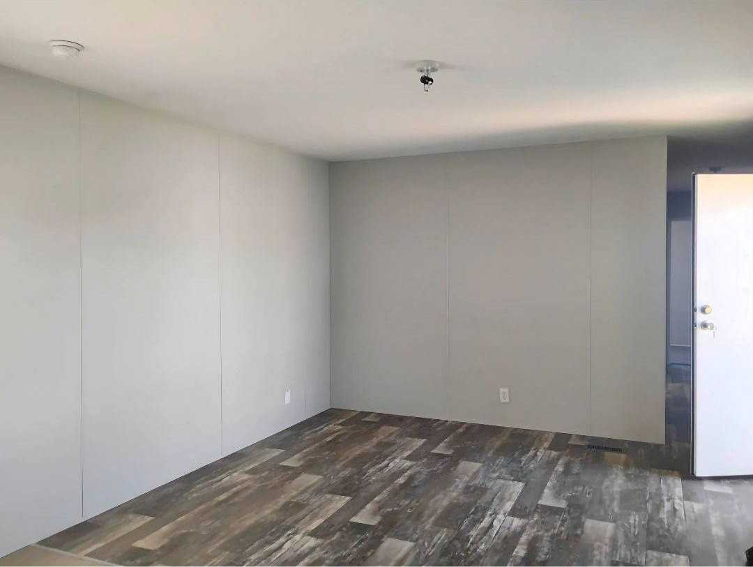 1520 Thomas Dr - Photo 3 of 9