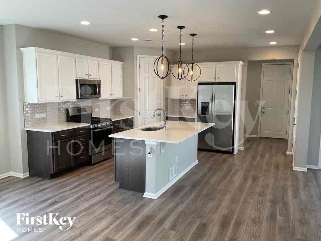 18020 E 100th Ave - Photo 3 of 16