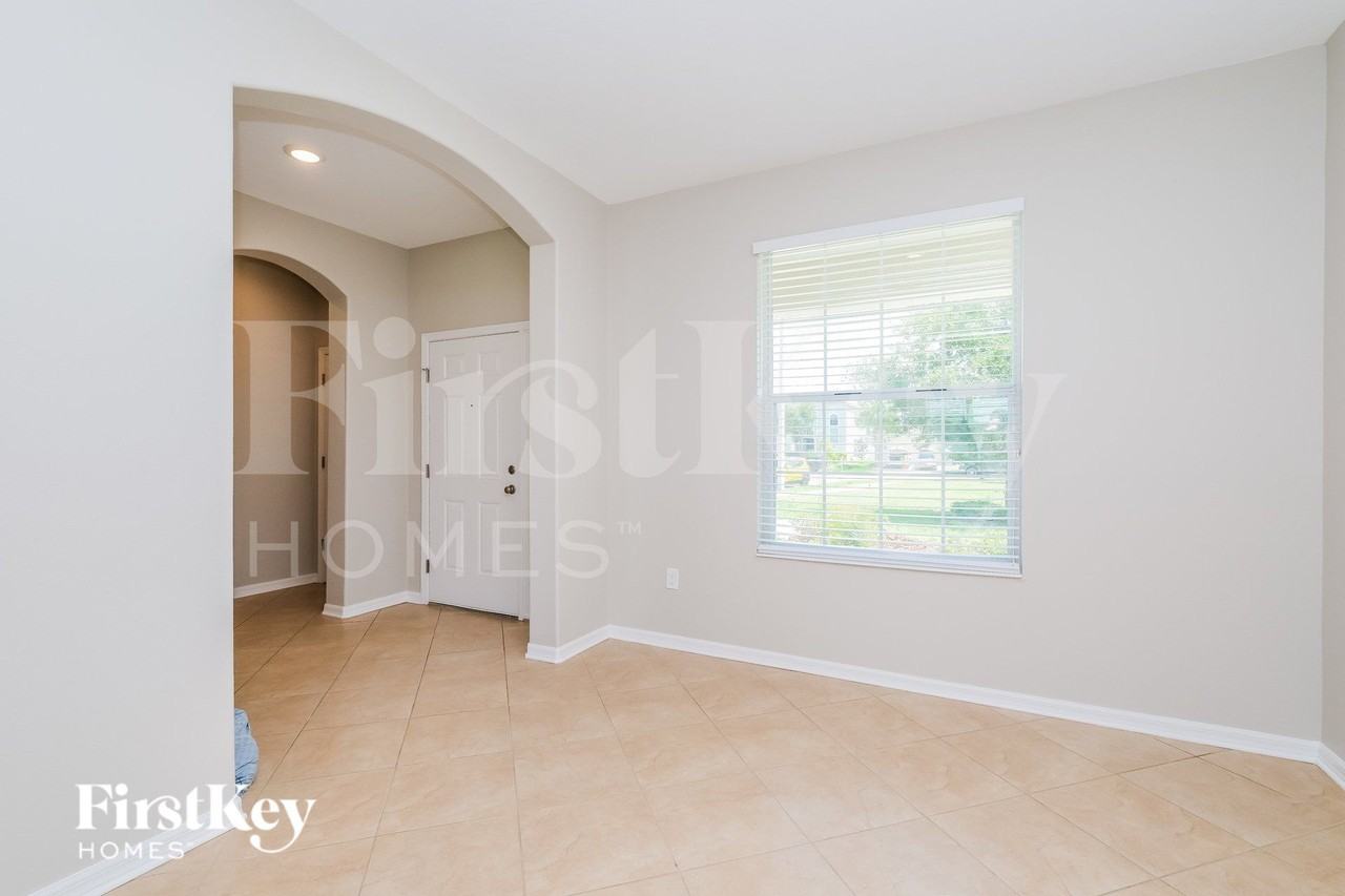 8308 Round Leaf Ln - Photo 4 of 15