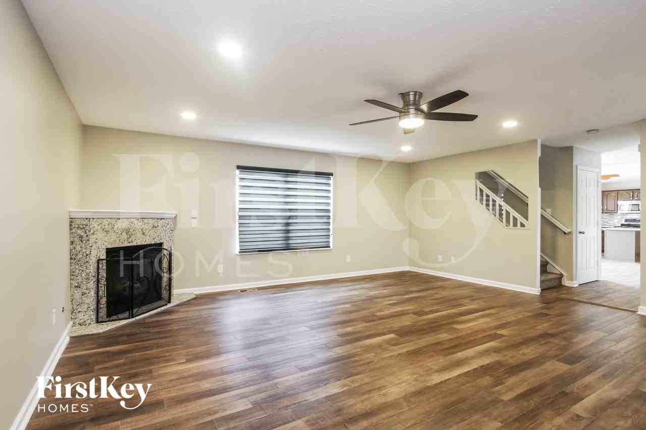 3674 Pickwick Cir - Photo 2 of 15