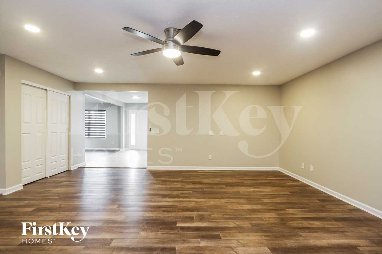 3674 Pickwick Cir - Photo 3 of 15