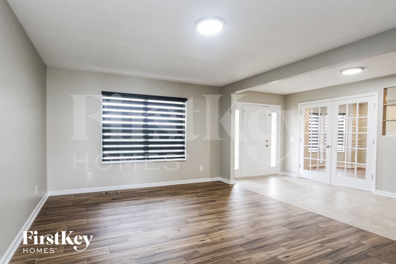 3674 Pickwick Cir - Photo 4 of 15